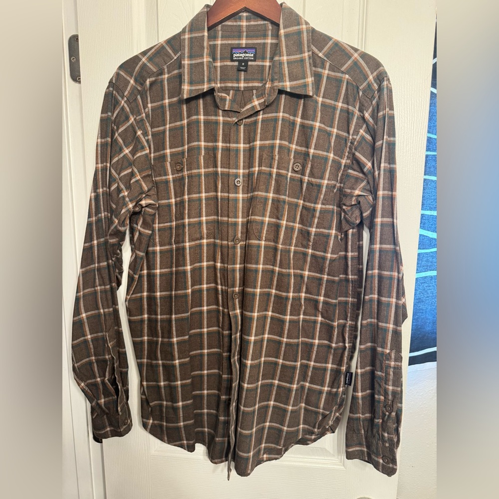 Patagonia Men's Brown Checkered Button Down Shirt